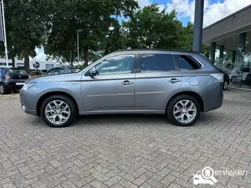 Mitsubishi Outlander 2.0 Plug-In Hybrid 2013