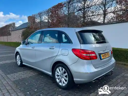 Mercedes-Benz B 180 2012