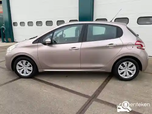 Peugeot 208 1.2 PureTech 82 2013