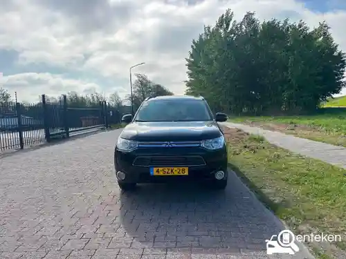 Mitsubishi Outlander 2.0 Plug-In Hybrid 2013
