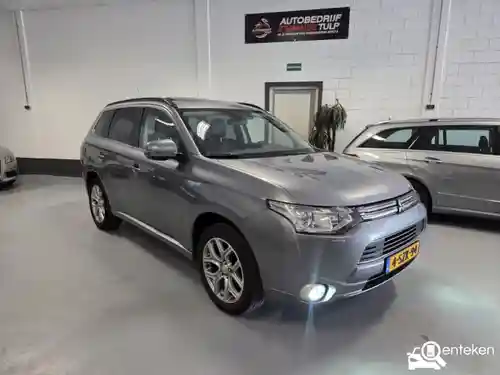 Mitsubishi Outlander 2.0 Plug-In Hybrid 2013