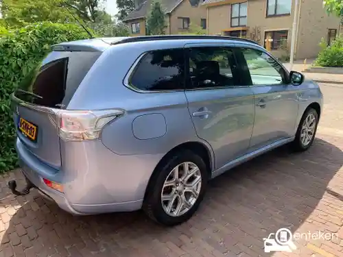 Mitsubishi Outlander 2.0 Plug-In Hybrid 2013