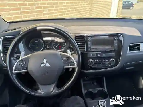 Mitsubishi Outlander 2.0 Plug-In Hybrid 2013