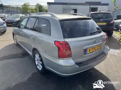 Toyota Avensis 2.4 2004