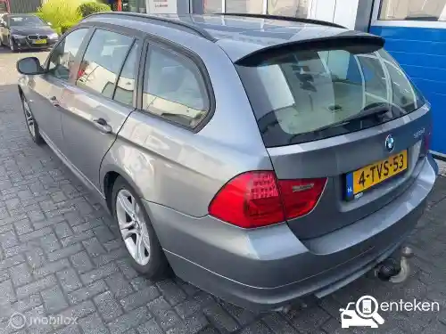 BMW 318d Touring 2010