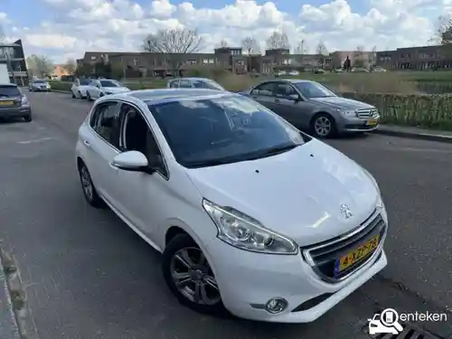 Peugeot 208 1.6 e-HDi 92 2014