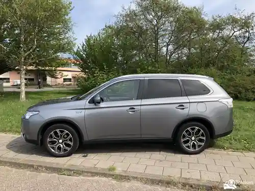 Mitsubishi Outlander 2.0 Plug-In Hybrid 2015