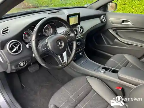 Mercedes-Benz GLA 200 2015