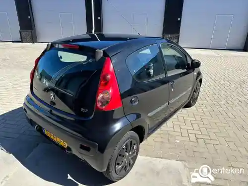 Peugeot 107 1.0 70 2011