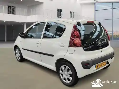 Peugeot 107 1.0 68 2012