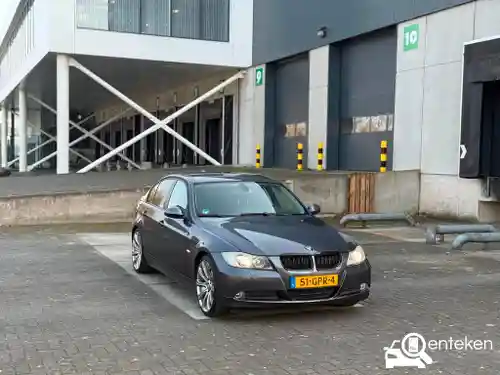 BMW 318i 2008