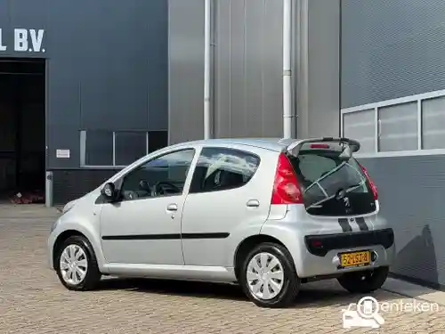 Peugeot 107 1.0 70 2010