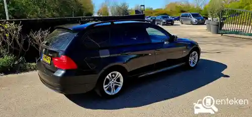 BMW 318i Touring 2011