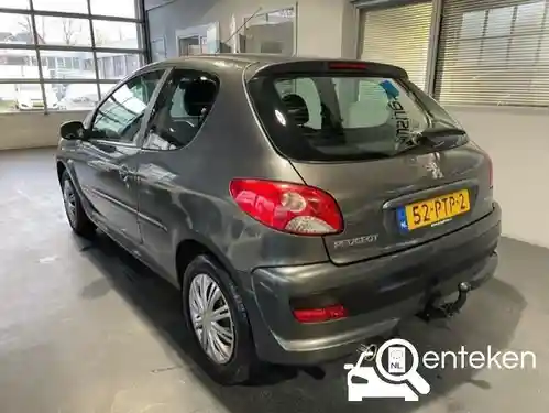 Peugeot 206 75 2011