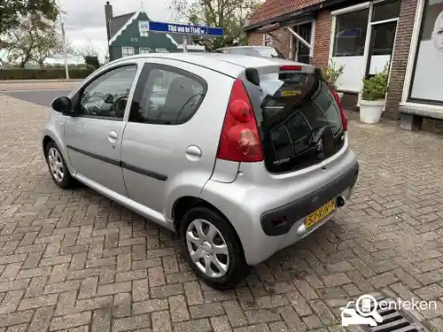 Peugeot 107 1.0 70 2011
