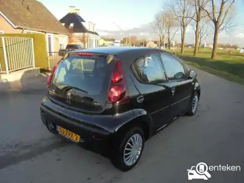 Peugeot 107 1.0 68 2013