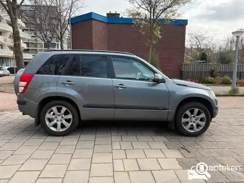 Suzuki Grand Vitara 2.4 2010