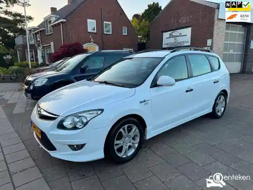 Hyundai i30 cw 1.4 blue 2011