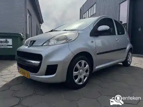 Peugeot 107 1.0 70 2011
