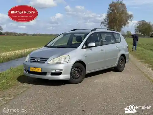 Toyota Avensis Verso 2.0 D-4D 2004