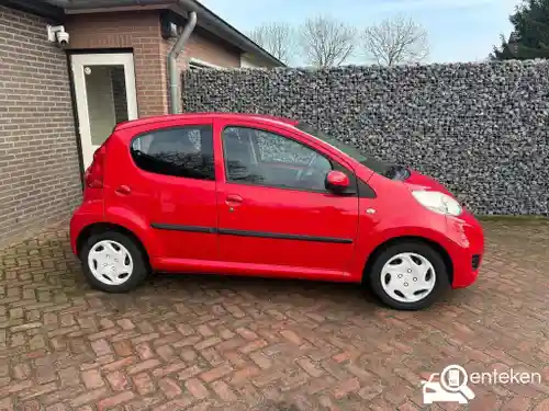 Peugeot 107 1.0 70 2011
