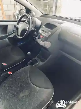 Peugeot 107 1.0 70 2011