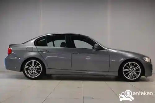 BMW 318i Touring 2012