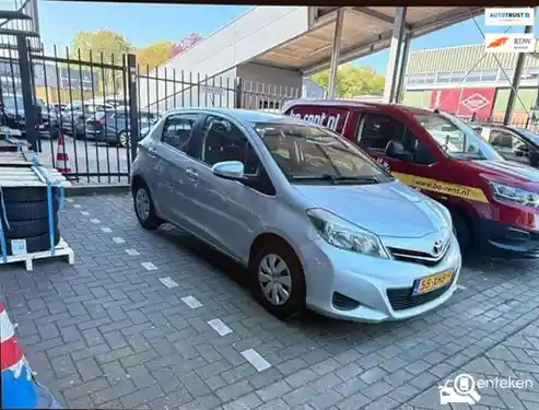 Toyota Yaris 1.0 2012