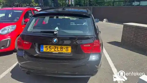 BMW 318i Touring 2013