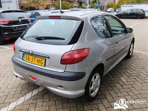 Peugeot 206 75 2002
