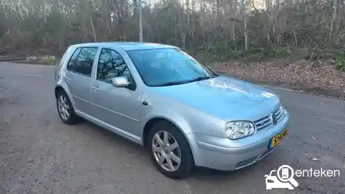 VW Golf 2.3 V5 2000