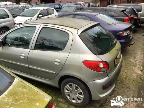 Peugeot 206 75 2011