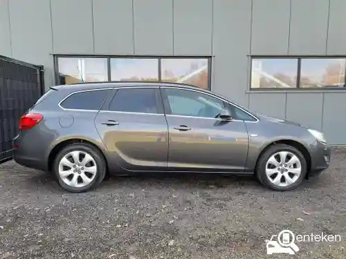 Opel Astra Sports Tourer 1.4 Turbo 2012