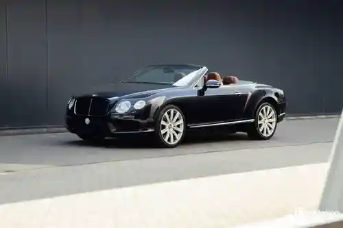 Bentley Continental GTC V8 2012