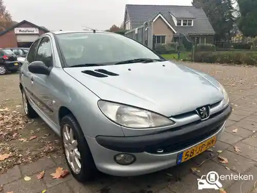 Peugeot 206 75 2002