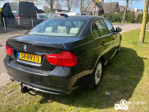 BMW 318i Touring 2011