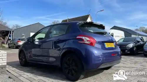Peugeot 208 1.2 PureTech 82 2012