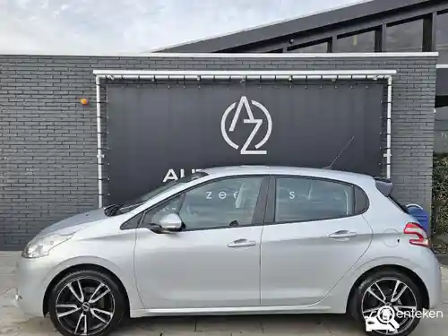 Peugeot 208 1.2 PureTech 82 2012