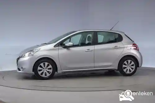 Peugeot 208 1.2 PureTech 82 2013