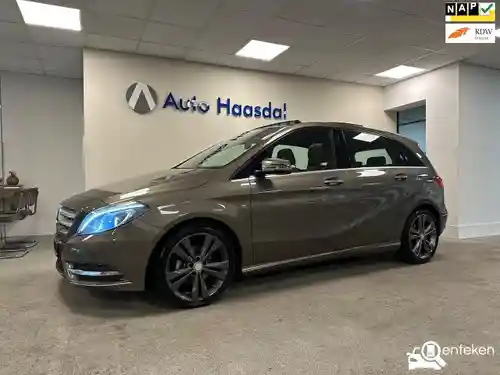 Mercedes-Benz B 180 2013