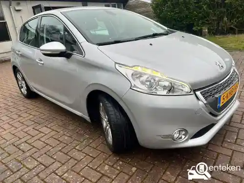 Peugeot 208 1.2 PureTech 82 2013