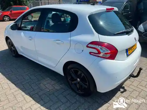 Peugeot 208 1.2 PureTech 82 2013