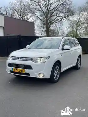 Mitsubishi Outlander 2.0 Plug-In Hybrid 2013