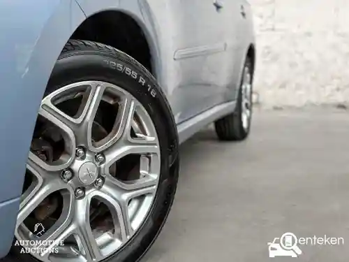 Mitsubishi Outlander 2.0 Plug-In Hybrid 2013