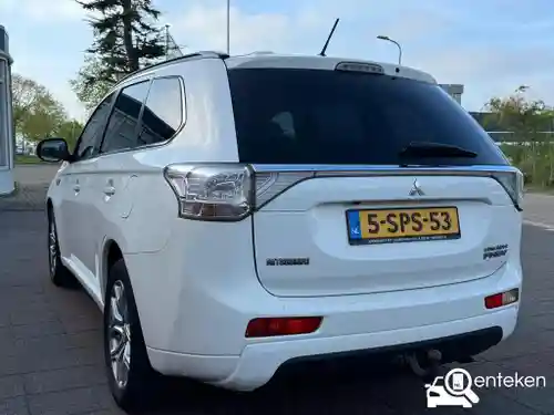 Mitsubishi Outlander 2.0 Plug-In Hybrid 2013