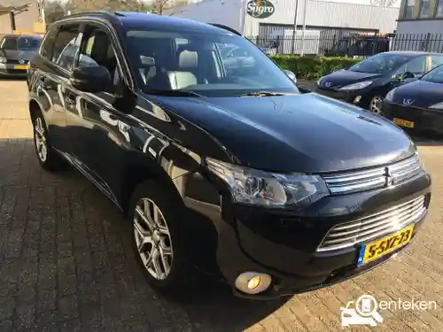 Mitsubishi Outlander 2.0 Plug-In Hybrid 2013