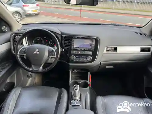 Mitsubishi Outlander 2.0 Plug-In Hybrid 2013