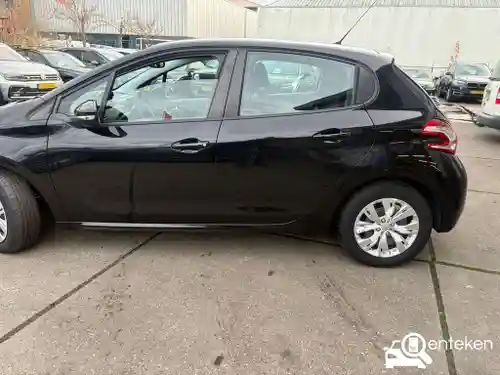 Peugeot 208 1.2 PureTech 82 2013