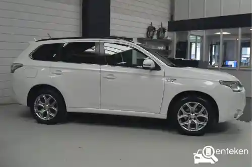 Mitsubishi Outlander 2.0 Plug-In Hybrid 2014