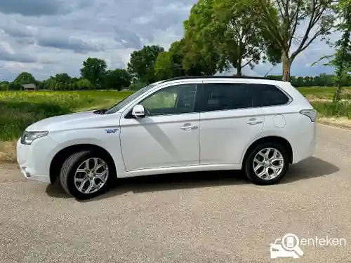 Mitsubishi Outlander 2.0 Plug-In Hybrid 2014